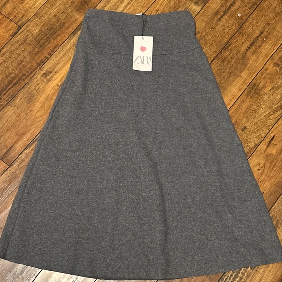 Zara Dresses & Skirts - Zara Charcoal Midi Skirt